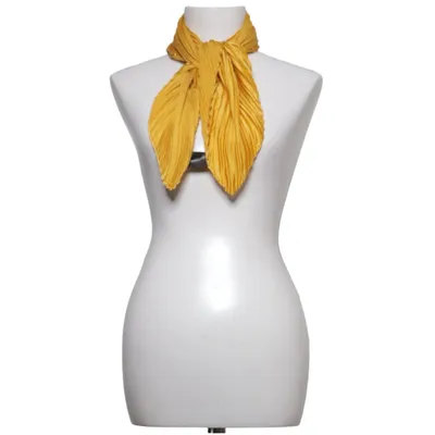 Echarpe à costume (Jaune) de Unmade Copenhagen Polyester