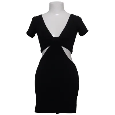 Klänning (Svart) från Chiquelle