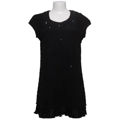 Robe (Noir) de Yumi Acrylique