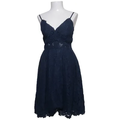 Robe de cocktail (Bleu) de Chi Chi London
