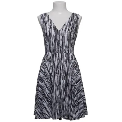 Robe (Blanc, Noir) de Kouture Polyester