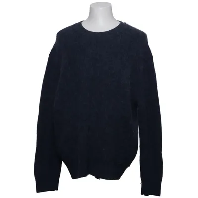 Tröja (Uld mix med bl.a. alpaca uld .Dejlig tyk og sweater . Kradser ikke . Billedet er utrolig dårlig kvslitet . farve er lys marine blå) från Zara Ull