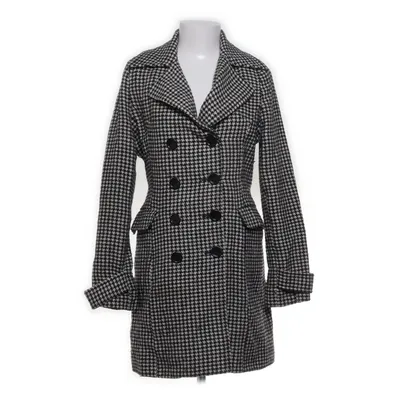 Kappa (Svart, Vit) från Isabell Kristensen Akryl, Polyester, Ull