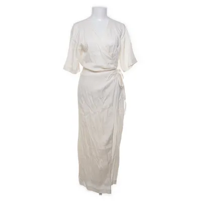 Robe portefeuille (Beige) de & Other Stories Lin, Lyocell