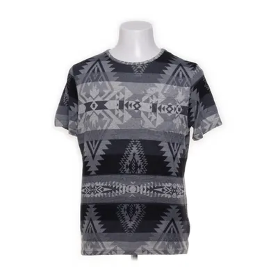 T-shirt (Gray, Black, White) from Native Youth Polyester, Elastane