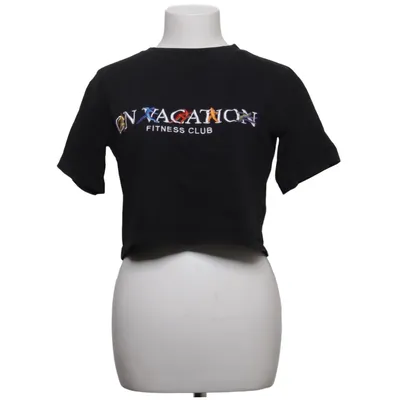 T-shirt (Zwart) van On Vacation Organisch katoen