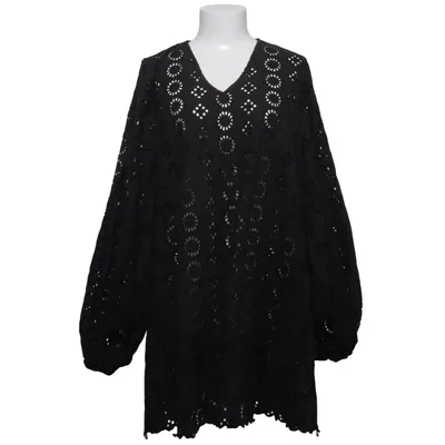 Klänning (Svart) från Skall Studio