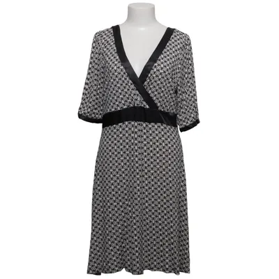 Wrap dress (Black, White) from Usha Elastane, Viscose