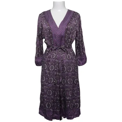 Robe (Violet, Vert, Bleu) de Essentiel Antwerp Soie