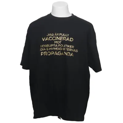 T-shirt (Svart) från Graphix