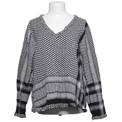 Blus (1010 Shirt V Long Sleeves) från Cecilie Copenhagen Bomull