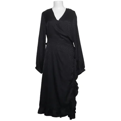 Wrap dress (Black) from Brave@ Polyester