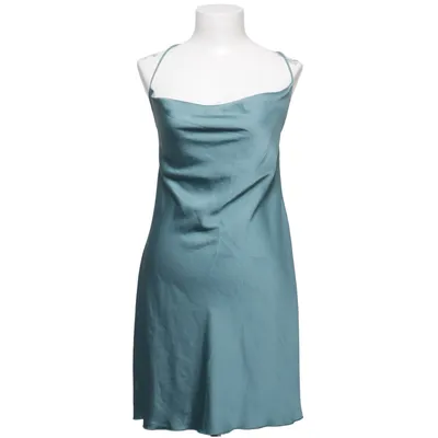 Klänning (Satin Low Back Dress) från NLY Polyester