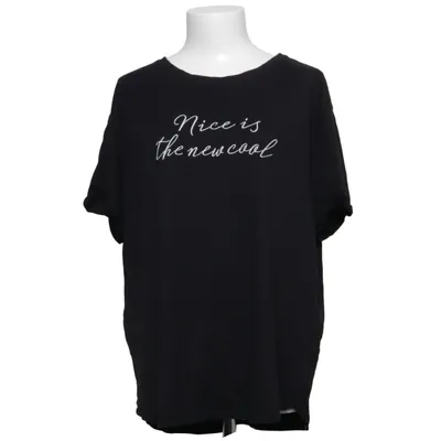 T-shirt (Zwart) van Yessica Katoen, Modal