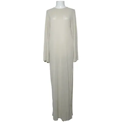 Robe longue (Beige) de Josefine HJ x NA-KD