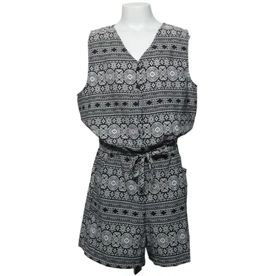 Byxdress (Svart, Vit) från Stop + Go