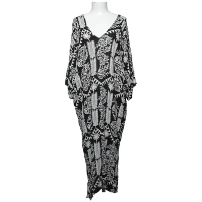 Robe (Noir, Blanc) de New Collection
