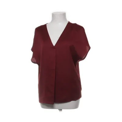 Topp (VIELLETTE V-NECK S/S SATIN TOP) från VILA Återvunnen polyester