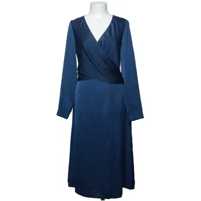 Wikkeljurk (Blauw) van Iris & Ink Polyester