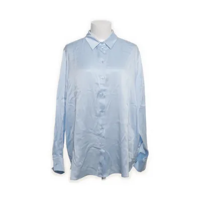 Skjorta (Blå) från H&M Modern Classic Silke