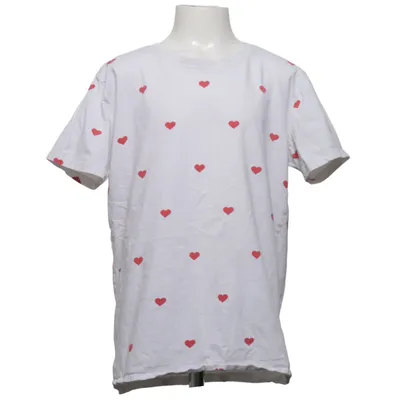 T-shirt (White, Red) from XOXO Friends Cotton