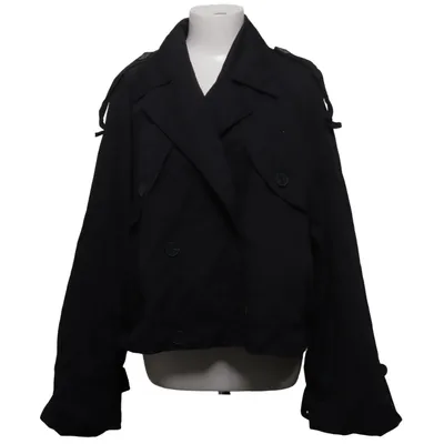Jacke (Schwarz) von Josefine HJ x NA-KD