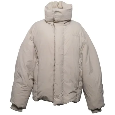 Donsjack (Beige) van WRSTBHVR Studio Dons, Veer, Nylon
