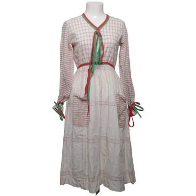 Folk costume (White, Red, Green) from Vinetta