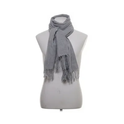 Scarf (Gray) from Queen