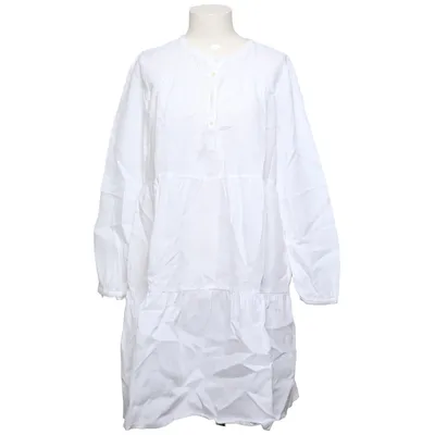 Robe (Blanc) de Robert Friedman Lin