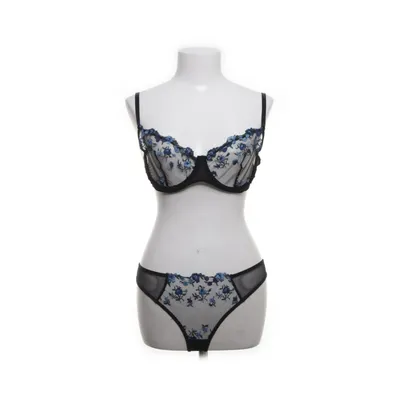 Underklädesset (rock, heavy, metal,bra, panties, lingerie set, lingerie, underwear set, red lingerie, embroidered lingerie, floral embroidery, sheer mesh bra, mesh lingerie, lace lingerie, embroidered bra, matching underwear, matching lingerie set, balconette bra, underwire bra, sheer bra, floral lace, red floral, feminine lingerie, elegant lingerie, romantic lingerie, luxury lingerie, sexy lingerie, womens underwear, intimate apparel, lingerie fashion, boudoir style, Valentine's Day gift, bridal lingerie, anniversary gift, date night, romantic gift, luxury underwear, fashion lingerie, designer lingerie, floral mesh, transparent bra, embroidered panties, comfortable lingerie, stylish underwear, premium lingerie, delicate embroidery, modern lingerie, chic lingerie, womens fashion, boutique lingerie, sophisticated style, feminine fashion, red underwear, mesh panties, floral underwear, elegant underwear, lingerie collection, luxury fashion, romantic style, embroidered details, sheer fabric, soft mesh, lingerie aesthetic, fashion accessory, intimate wear, beautiful lingerie, stylish lingerie set, feminine elegance, everyday luxury, special occasion lingerie, classic lingerie, red floral embroidery, sexy underwear, luxury intimates, fashionable lingerie, gift for her, premium underwear, elegant design, romantic fashion, lingerie outfit, floral intimate wear, womens intimates, timeless lingerie, modern elegance, delicate lace look, luxury womenswear, intimate fashion, feminine style goth,lingerie set, underwear set, bra and panties set, lace lingerie, embroidered lingerie, sheer lingerie, sexy lingerie set, floral lingerie, delicate design, feminine style, elegant set, romantic aesthetic, comfortable fit, soft fabric, flattering fit, everyday lingerie, special occasion, y2k lingerie, coquette aesthetic, soft girl aesthetic, doll aesthetic, feminine vibe, tiktok fashion, trending lingerie, pinterest aesthetic, it girl style, outfit inspo, must have set skull, tiktok, y2k, trending, black, halloween, festival, street, dress, black, party, Y2k, trending, street, summer, jacket, bomber, style, festival, sport, gym, tiktok, doll, trending,street, dark, party, emo, goth, Hell, skull) Elastan, Polyester