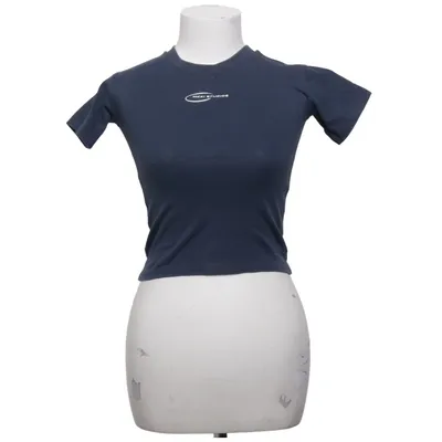T-shirt (Blauw) van Nicki Studios x Gina Tricot Gerecycled katoen