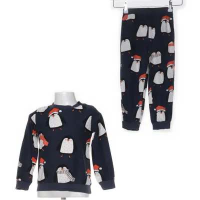 Pyjamas (B01-321-199) från Next Återvunnen polyester
