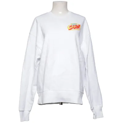 Sweatshirt (White) from On Vacation