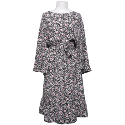 Klänning (Svart, Flerfärgad) från New Look Curves Polyester