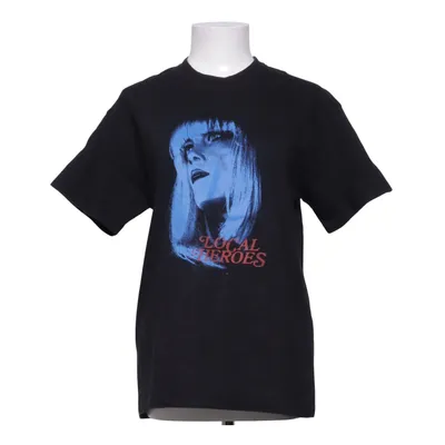 T-shirt (Svart, Blå, Röd) från Local Heroes