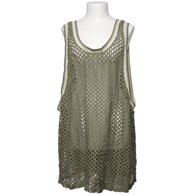 Linne (adidas ivy park top, adidas x ivy park, beyonce ivy park, mesh top, sleeveless top, oversized tank top, sporty fashion, streetwear top, designer collaboration, premium activewear, athleisure style, breathable mesh, summer outfit, festival outfit, layering piece, casual street style, urban fashion, hype fashion, limited collection, trendy outfit, pinterest outfit, tiktok fashion, y2k fashion, y2k aesthetic, 2000s fashion, 2000s aesthetic) från Adidas x Ivy Park