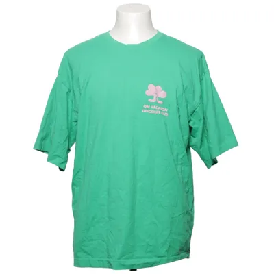 T-shirt (Green) from On Vacation