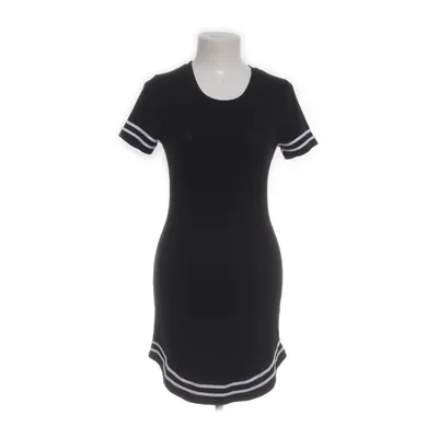 Robe (Noir, Blanc) de Aiki Keylook