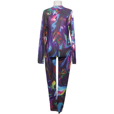 Jumpsuit (festival outfit, rave outfit, rave wear, EDM outfit, techno outfit, psytrance, trance, Tomorrowland, Burning Man, EDC, Coachella, Ultra Music Festival, festival fashion, festival season, rave babe, techno queen, festival queen, psychedelic, trippy, abstract print, liquid print, liquid metal, marble print, ink swirl, fluid art, resin art, holographic, holographic look, iridescent, oil slick, oil spill effect, galaxy print, cosmic, aurora, prism, kaleidoscope, hypnotic, illusion print, colorful, rainbow, neon, neon aesthetic, electric colors, vibrant, UV reactive, blacklight, glow party, cyber, cyberpunk, futuristic, sci fi, alien, space, vaporwave, synthwave, retrowave, bodysuit, catsuit, jumpsuit, unitard, one piece, bodycon, slim fit, stretchy, long sleeve, dancewear, activewear, yoga wear, performance outfit, performance wear, stage outfit, stage costume, dance costume, clubwear, nightclub, disco, DJ outfit, dancer, go go dancer, pole dance, aerial, cosplay, cosplay costume, fantasy outfit, Halloween costume, carnival costume, masquerade, drag, drag queen, pride, pride outfit,) van Rave Polyester
