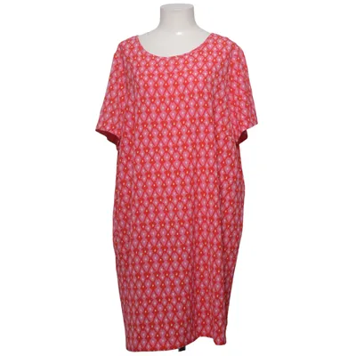 Klänning (Rosa, Röd, Vit) från ONLY Carmakoma Återvunnen polyester