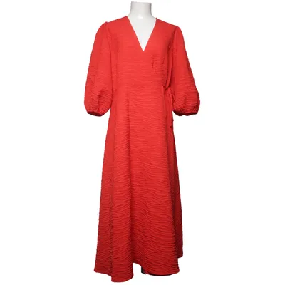 Omlottklänning (Röd) från Minimum Polyester