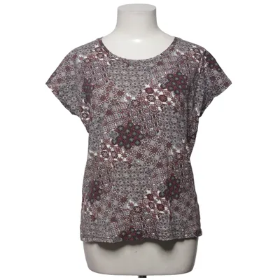 Haut (Blanc, Rouge, Noir) de Pure Instinct
