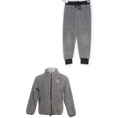 Mjukisset (Grå) från On the Peak Polyester