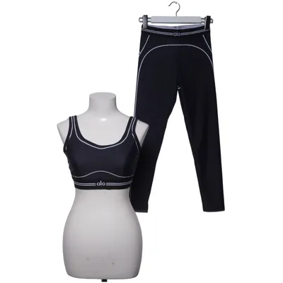 Sportswear set (Black, White) from Alo Yoga