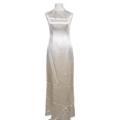 Robe de mariée (Blanc) de Anne Wolf Soie, Viscose
