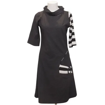 Robe (Gris, Blanc, Noir) de Margot Élasthane, Polyester, Viscose