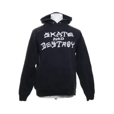 Huvtröja (Svart) från Thrasher