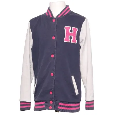 Veste universitaire (Bleu, Rose, Gris) de Yigga