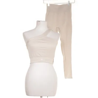 Träningsset (Beige) från Sisterly Tribe